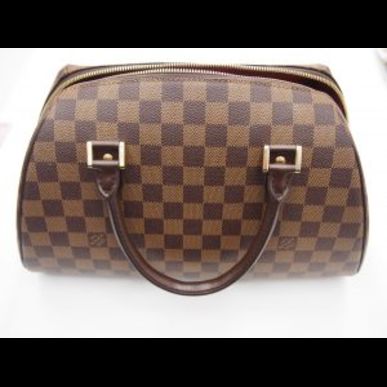 鴻巣でヴィトンの高価買取ならスリーアローズ鴻巣店へ