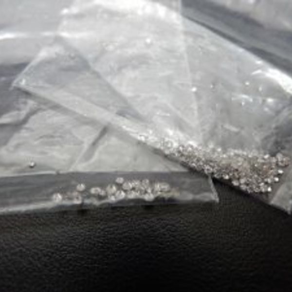 鴻巣市内でメレダイヤもしっかり高価買取しているスリーアローズ鴻巣店