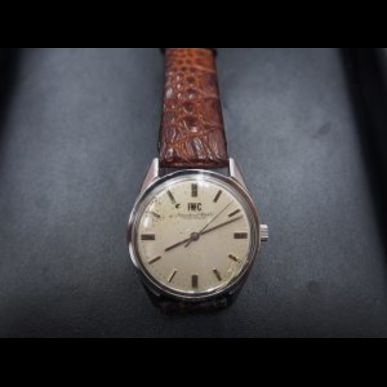 鴻巣市でブランド、IWC製品の無料査定・高価買取ならスリーアローズ鴻巣店