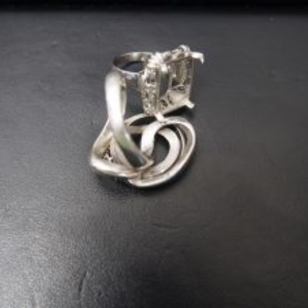 東松山の方も貴金属の無料査定・高価買取ならスリーアローズ鴻巣店へ