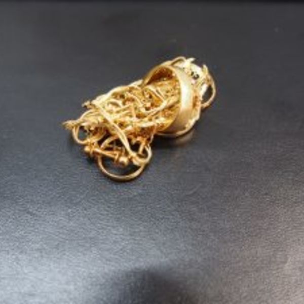 滑川町の方も貴金属の無料査定・高価買取ならスリーアローズ鴻巣店へぜひ！