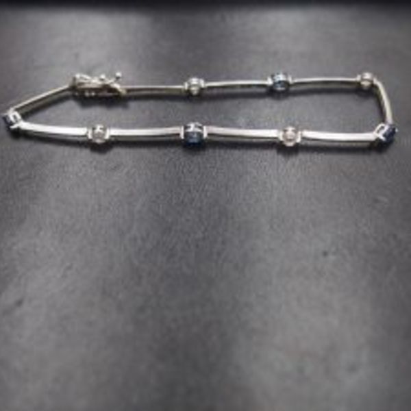 羽生市の方も貴金属の無料査定・高価買取ならスリーアローズ鴻巣店へぜひ！