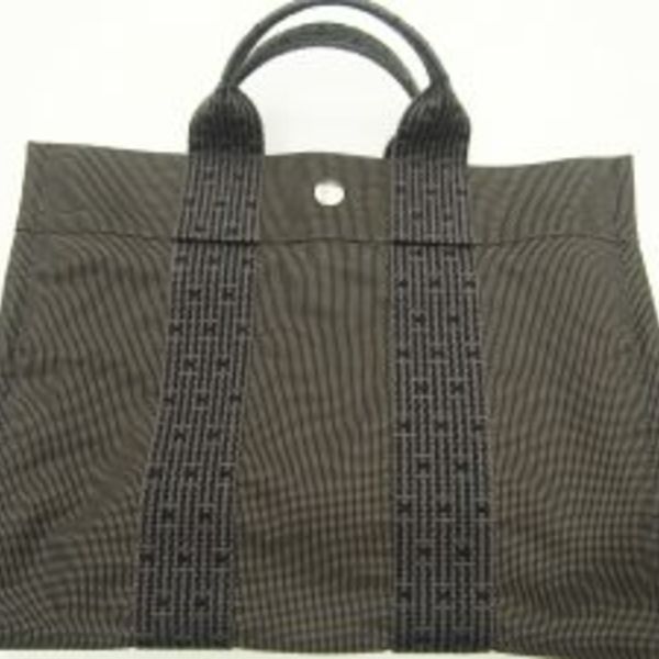 羽生市の方もブランド・エルメス製品の高価買取ならスリーアローズ鴻巣店へ