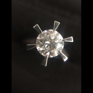 川島町の方もダイヤの無料査定・高価買取ならスリーアローズ鴻巣店へ