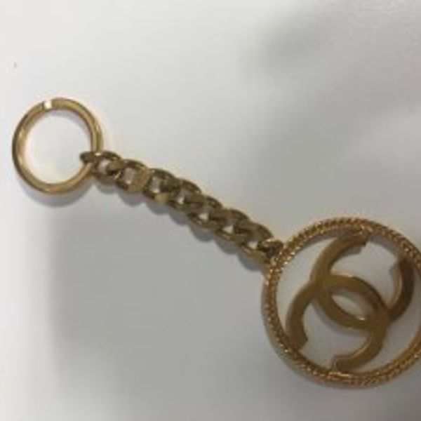桶川市の方もブランド・シャネル製品の高価買取ならスリーアローズ鴻巣店へ