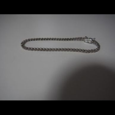 北本市の方も貴金属・テニスブレスの高価買取ならスリーアローズ鴻巣店へ