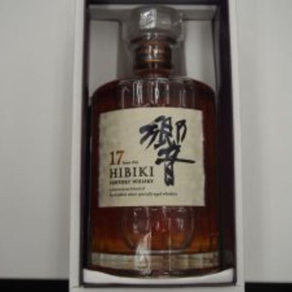 桶川市の方も各種お酒・響17年の高価買取ならスリーアローズ鴻巣店へ