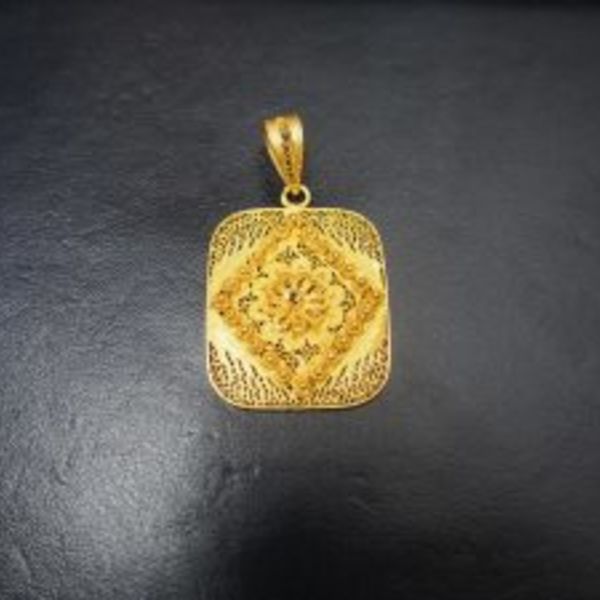 鴻巣市の方も金の無料査定・高価買取ならスリーアローズ鴻巣店へ