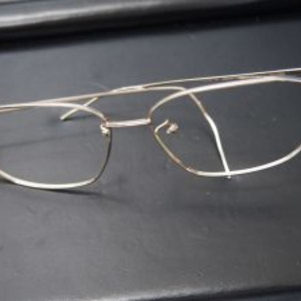 北本市の方も18金製メガネの高価買取ならスリーアローズ鴻巣店へ