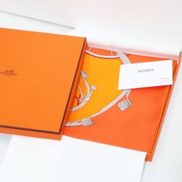 加須市の方もエルメス製品・スカーフの高価買取ならスリーアローズ鴻巣店へ