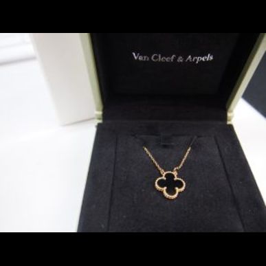 上尾市の方もヴァンクリーフ&アーペルの高価買取ならスリーアローズ鴻巣店へ