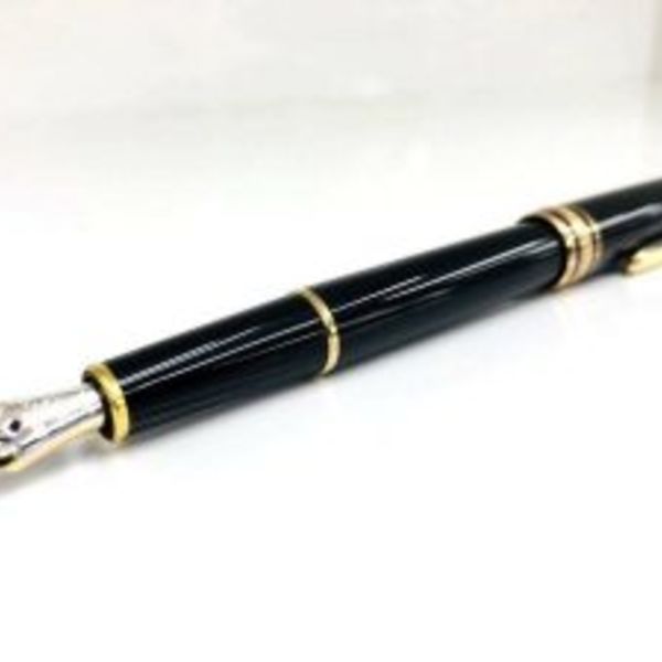 上尾市の方もモンブラン・万年筆の高価買取ならスリーアローズ鴻巣店へ