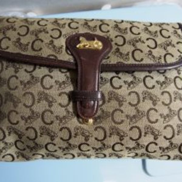 羽生市の方もセリーヌ・ヴィンテージの高価買取ならスリーアローズ鴻巣店へ