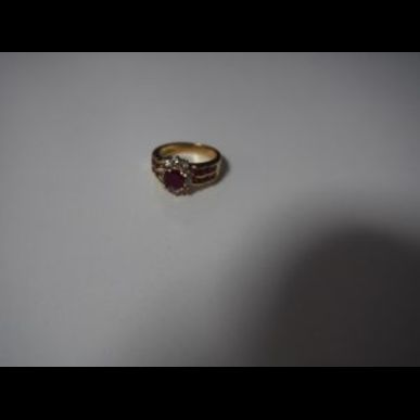 加須市の方もルビーのリングの高価買取ならスリーアローズ鴻巣店へ