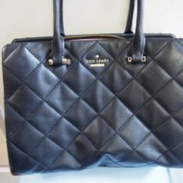 久喜市の方もケイト・スペードのバッグの高価買取ならスリーアローズ鴻巣店