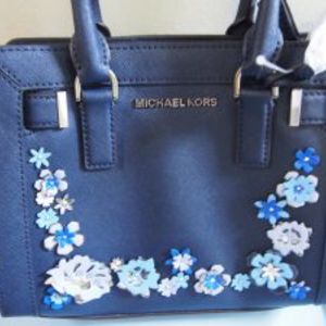 羽生市の方もマイケル・コースのバッグの高価買取ならスリーアローズ鴻巣店