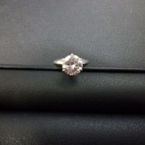 東松山市の方もダイヤモンドの無料査定・高価買取ならスリーアローズ鴻巣店